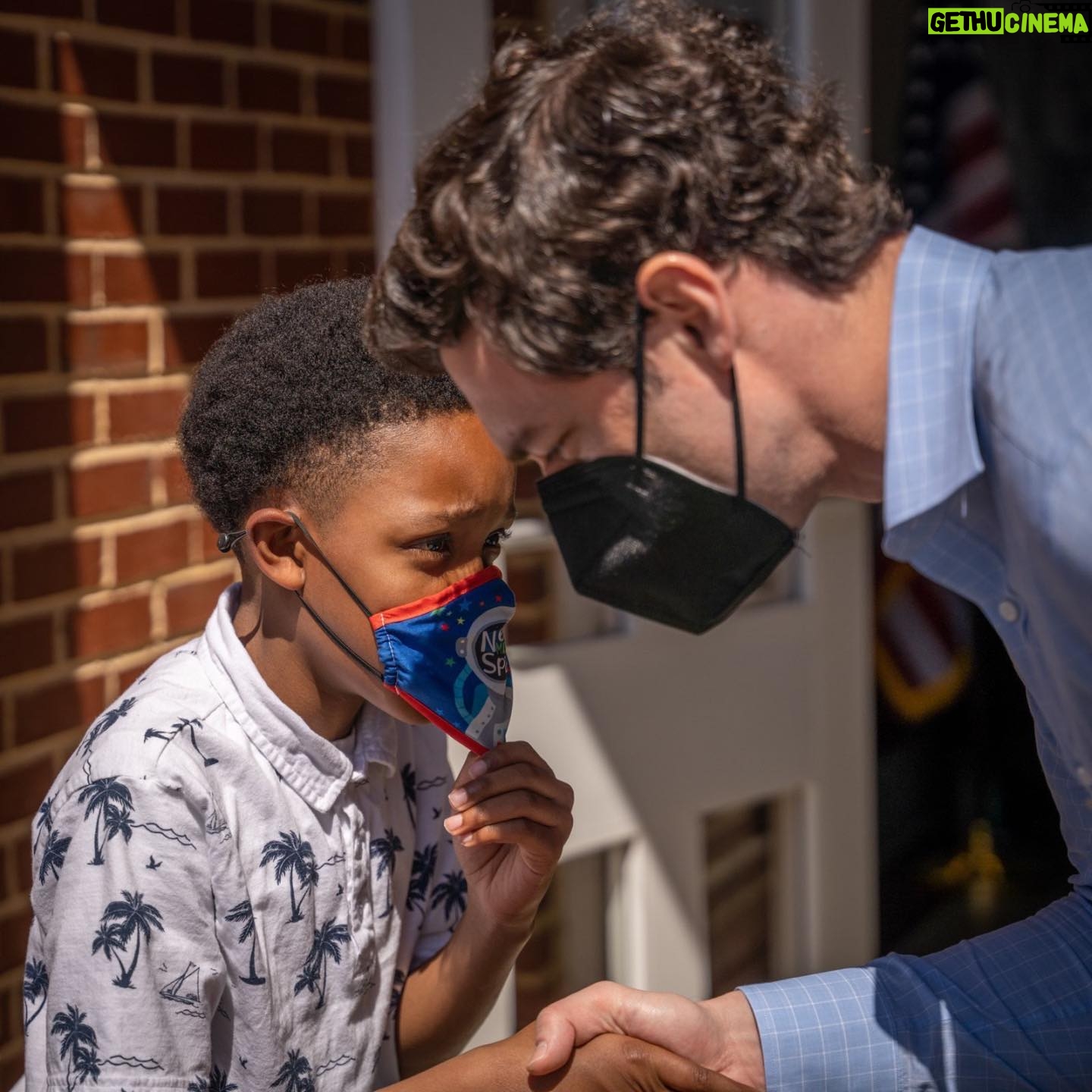 Jon Ossoff - 11.7K Likes - Listening to constituents.
📸 by @_danielschwartz