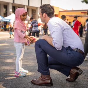 Jon Ossoff Instagram - It was great meeting so many families at Sunday’s back-to-school event!