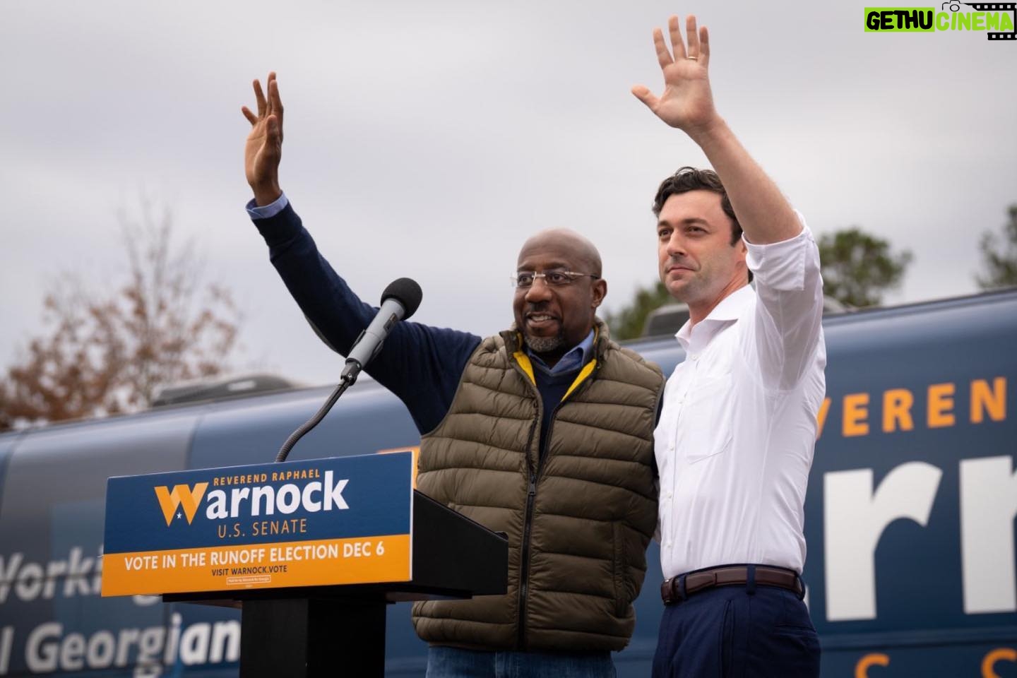 Jon Ossoff - 13.4K Likes - Thank you Augusta. VOTE WARNOCK TUESDAY!
Photo by @_danielschwartz