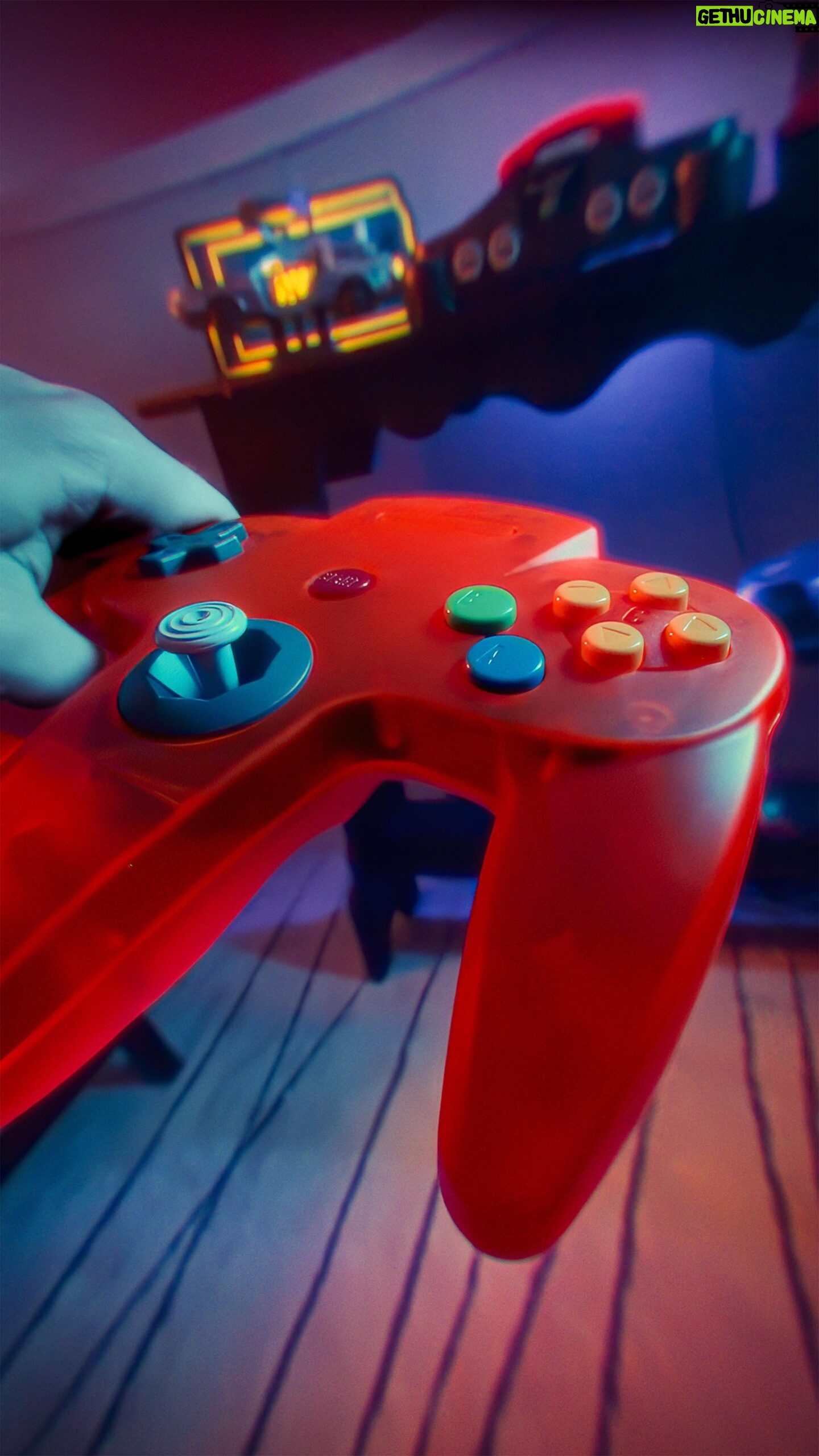 Jon Simonassi - 3.8K Likes - POV: Playing N64 with @jonsimo 🕹️
Simo rigged the @Insta360 GO 3S to his favourite console to capture some truly mind-bending perspectives 🤯
The fact that it’s the smallest and lightest 4k camera out there allowed him to get hyper creative and we love when creators push our gear to its limit.
Stay tuned for a Behind the Scenes breakdown of how he shot it all, dropping tomorrow 👀
🎵 DOUGHBOY by @jvbsucks
#insta360 #insta360GO3S #Nintendo64 #probelens
