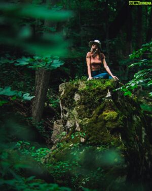 Jon Simonassi Instagram - If ya feel something, ya FEEL something, it’s not about personality matrixles and charts, it’s all about the b-b-bumps in your heart! - Jake the Dog, Adventure time 🐶⚔️

Feeling those bumps as I captured @ms.chels on one of our nature walks to ground and re-centre ourselves.

🫤 We were both feeling a little off this weekend and had to remind ourselves how easy it is to change your state and re-frame your thoughts, just by getting out into nature.

I could list the stats and figures from a copious amount of studies on just how powerful nature is at calming you nervous system but if you’ve spent anytime at all in the woods, you know this to be absolutely true.

So the next time you’re feeling unlike yourself, get out into nature and let the trees remind you of who you are.

📸 @Lumix S5IIx with the @venuslaowa 100mm Cine Macro Lens
⚡️ Graded in Photoshop using my Omega Preset which you can grab in my broadcast channel!

#ExploreON #forestbathing #lumixs5II #venuslaowa #moodyportrait
