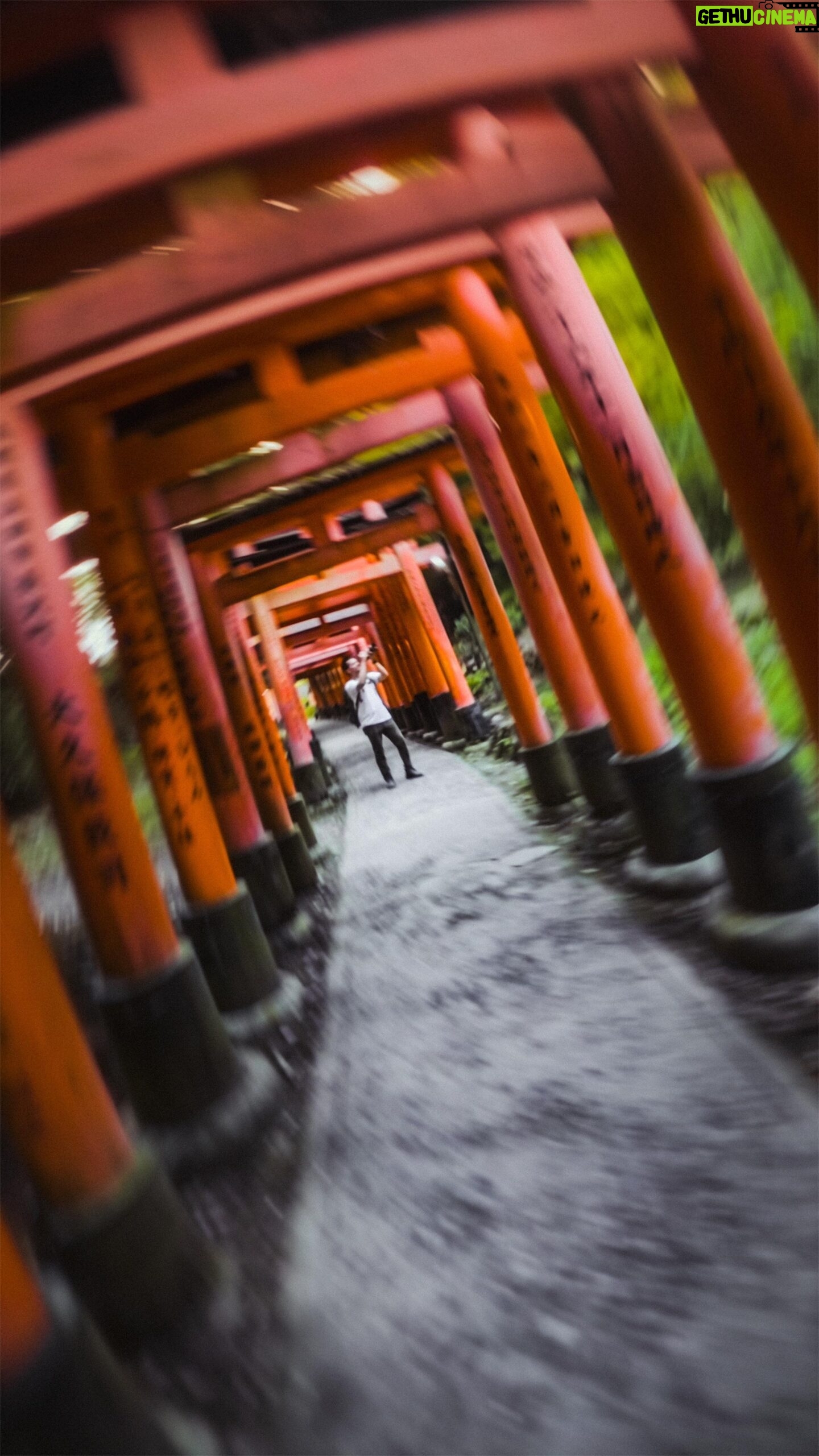 Jon Simonassi - 2.2K Likes - Expectation vs. reality: Japan Edition 🇯🇵😅
At least I could get above everyone’s heads with my Insta360 X4 and extended selfie stick.
I had such a good time filming in Japan, I got so many creative 360 shots where a drone or mirrorless camera would have been impossible to use.
The X4 has quickly become a mainstay in my camera kit, both for travel and at home.
End shot update: my cat Boop absolutely hates it 😹
#insta360 #insta360x4 #nodronenoproblem #japan #videography