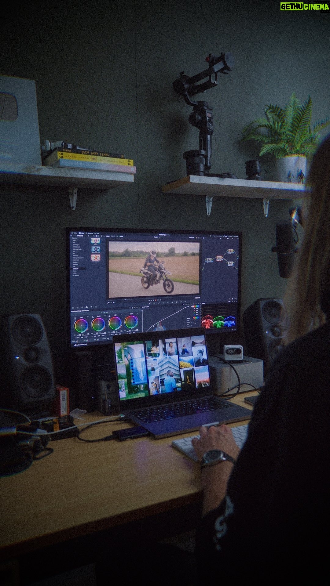 Jon Simonassi - 446 Likes - Finally trying Resolve, happy everyone?? 😂
Honestly my workflow in Premiere is dialed-in and I’m hesitant to switch but you guys keep raving about it, so should I switch or nah?
Also if this reel does well I’ll be a lil annoyed because it only took me 5 minutes to create 🥲
#contentcreator #editor #davinciresolve #premierepro #videoeditor