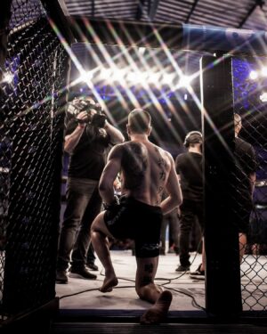 Jonas Bilharinho Instagram - Amanhã tem show na “Cidade Luz”. 🗼
Ótima estreia no Bellator, @JonasBilharinho.