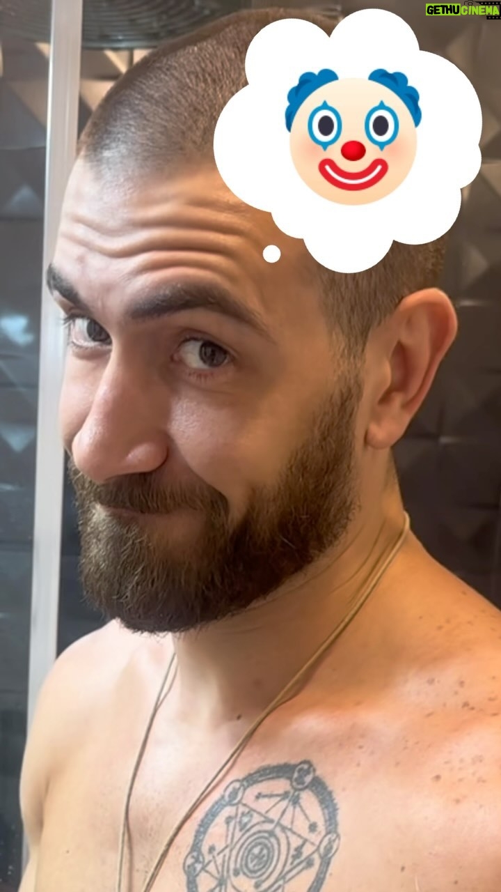Jonas Bilharinho - 2K Likes - 🇧🇷A parte mais difícil é fora do octógono!
#mma #mmabrasil #humor #Bellator #bellatormma #kosquad #bilharinho