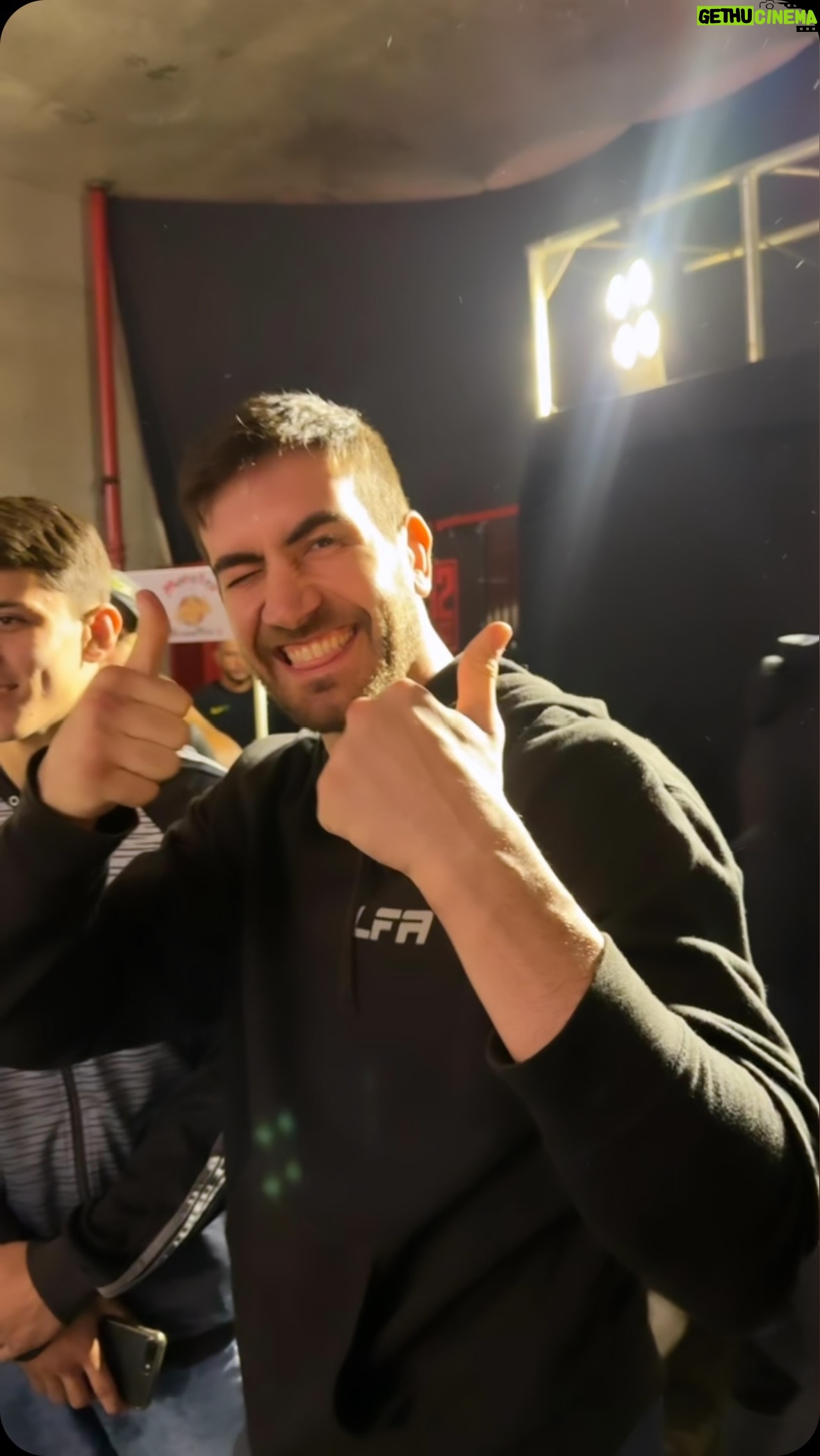 Jonas Bilharinho - 1.3K Likes - 🇧🇷 No último @lfa_brasil rolou essa brincadeira divertidíssima trazida pela @esportesdasorte !
#mma #mmabrasil #luta #punchingmachine #recorde #diversão #brincadeira #esportesdasorte #lfabrasil #lfa #combate #bellator #bilharinho #jonasbilharinho
