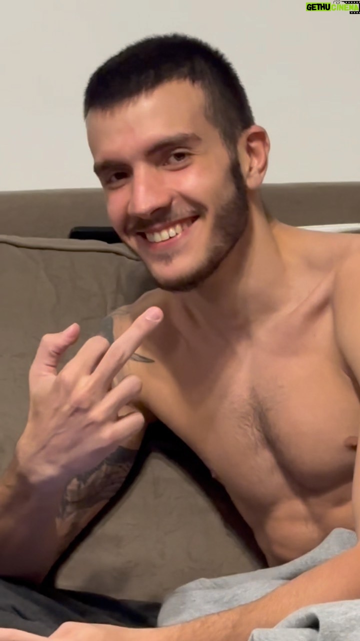 Jonas Bilharinho - 1K Likes - 🇧🇷O aniversário é dele, mas o presente é de vocês, dá um confere nesse momento, galera! 😂
🇺🇸It’s his birthday, but it’s your gift, give it a check, guys! 😂
💼 @somoswipi
#mma #mmabrasil #humor #diversão #bailabrothers #kosquad #bilharinho