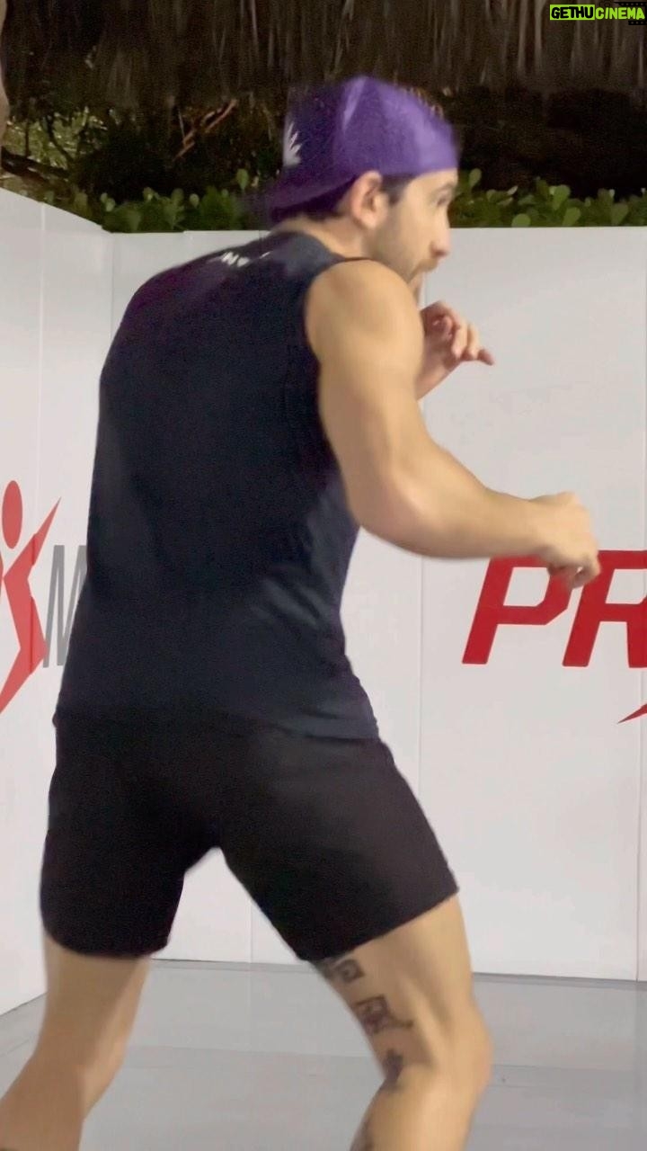 Jonas Bilharinho - 1.2K Likes - 🇧🇷Aulas para todos os níveis, do iniciante ao profissional!
Me chama no inbox para mais informações e marca uma aula experimental.
🇺🇸Classes for all levels, for newcomers to professionals!
Inbox me for more information and book a trial class.
#mma #mmabrasil #muaythai #aulas #striking #bilharinho #kosquad