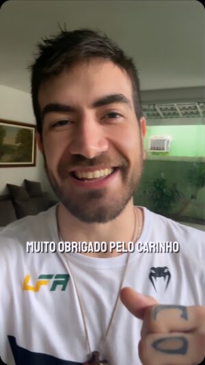 Jonas Bilharinho Instagram - 🇧🇷Tá vendo aí @gbpitbul , isso que eu ganho por te ajudar! 😂

#mma #mmabrasil #treinoduro #treinoforte #brabo #lesão #fonoaudiologia #fono #exercício #exercícios #fisioterapia #fisio #saúde #bilharinho #jonasbilharinho