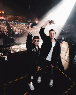 Jonas Blue Instagram - Wow, China - we’re lost for words. ♥️ You never know when you bring a project to a new country for the first time, but you exceeded all of our expectations. 🤯

Sending much love, new @weareendlesssummer music is on the way. ♾️

PS: Swipe all the way left if you wanna hear how Jonas’ brand new single went down 😏🏔️