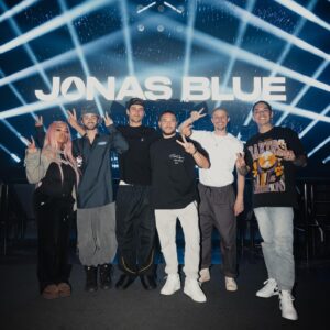 Jonas Blue Instagram - Night 2 in Osaka!!! Another night I’ll never forget… Thank you to everyone who made these shows so special! I can’t wait to see you all soon 🇯🇵🔥💙

📸: @jordanmarchand_cv