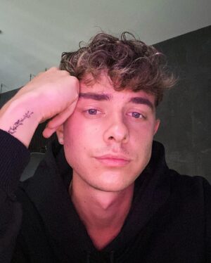 Jonas Ems Instagram - mag den Vibe hier idk 🥺