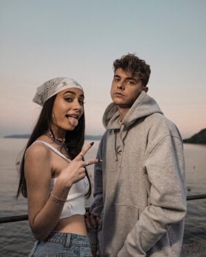 Jonas Ems Instagram - Endlich nochmal ein paar Bilder mit Shayla Kayx 😏 ~ @kayla_shyx