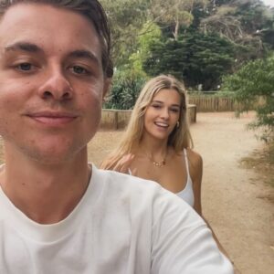 Jonas Ems Instagram - ein bisschen liebe tut meinem feed eigentlich mal ganz gut, dachte ich ❤️‍🩹🥹