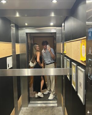 Jonas Ems Instagram - ein bisschen liebe tut meinem feed eigentlich mal ganz gut, dachte ich ❤️‍🩹🥹