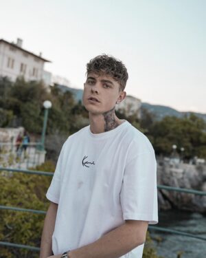 Jonas Ems Instagram - Gönnt euch meine POV (letztes Bild) - wie konnte ich ernst bleiben? @kayla_shyx