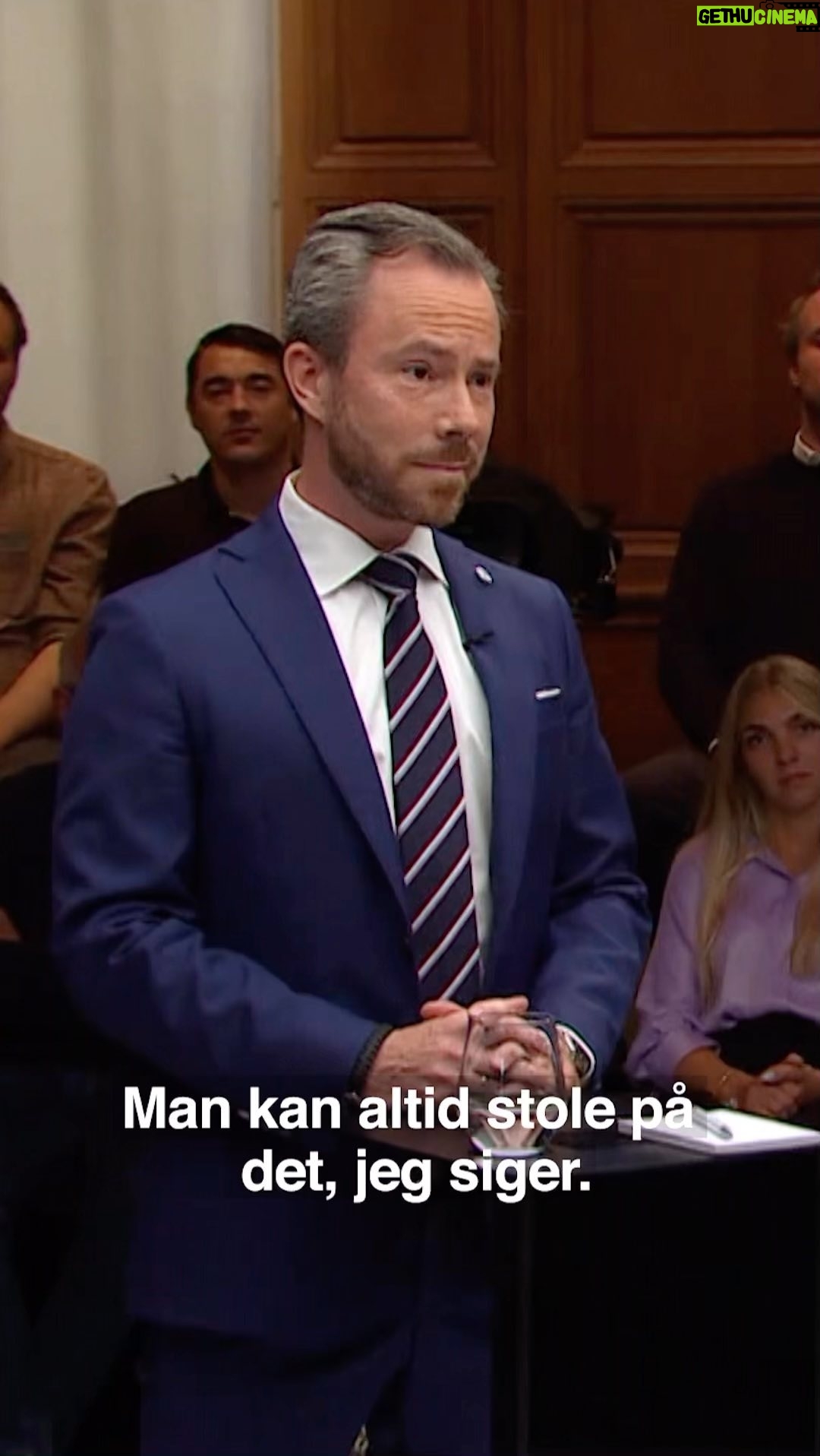Jonatan Spang - 2.2K Likes - @jakobellemann var først imod Socialdemokratiets Arnepension. Nu er han for. Men husk, at man altid kan altid stole på det, han siger, mens han siger det