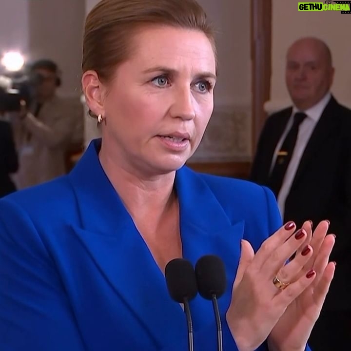 Jonatan Spang - 7.6K Likes - Spørger du vores statsminister, er en fremmed velfærdsmedarbejder bare en terrorist, du ikke har mødt endnu
(Klip: Ekstra Bladet)