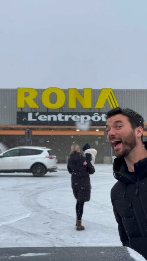 Jonathan Fortin Instagram - J’pense que je suis officiellement un adulte…

Ma liste de cadeau de Noël est composée à 100% d’outils 😂 Pis chez @rona.ca y’a tout ce qu’il te faut pour faire plaisir à l’adulte qui someille en toi! T’AS VU LE CHOIX? 🤩

Toi? Tu serais plus Radio Dewalt,  kit de box Craftsman ou ben kit de drill Makita? Laisse-moi savoir en commentaire!🎅🏼 

#RONA #pub @rona.ca #GrownUpWishlist #Adulting