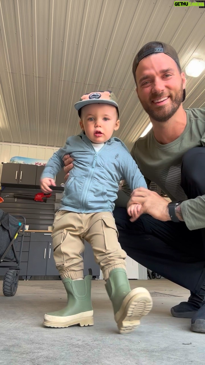 Jonathan Fortin - 5.3K Likes - Leo au parc avec PĆ“pa š„¹ā¤ļø
On a chacun notre petit kit Black Mountain en plus!
āļøFun fact: La collection pour enfant et bĆ©bĆ© « MoskitoĀ Ā» de BM offre une protection anti rayon UV sur beaucoup de chandails et pantalons!
(La collection pour adultes aussi dans le fond⦠Jātrouve juste que cāest encore plus utile sur les vĆŖtements Ć Leo š¤·š»āāļø)
@aubainerie @aubainerie_homme #blackmountain #aubainerie #aubainerie_homme #pub