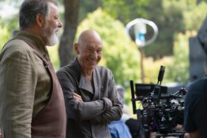 Jonathan Frakes Instagram - PICARD 🖖🏾 @startrekcbs @sirpatstew