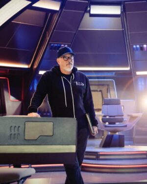 Jonathan Frakes Instagram - #StarTrekDiscovery returns January 17, 2019.