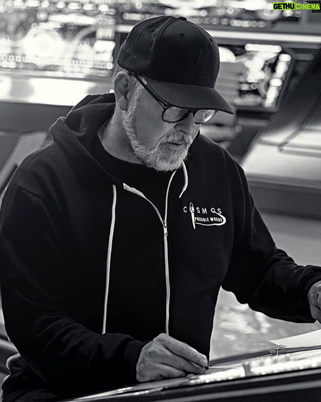 Jonathan Frakes - 5.8K Likes - #StarTrekDiscovery returns January 17, 2019.