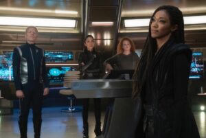 Jonathan Frakes Instagram - That’s a wrap 🖖🏾 Thanks to my #Discovery family for a brilliant season 3 @startrekcbs