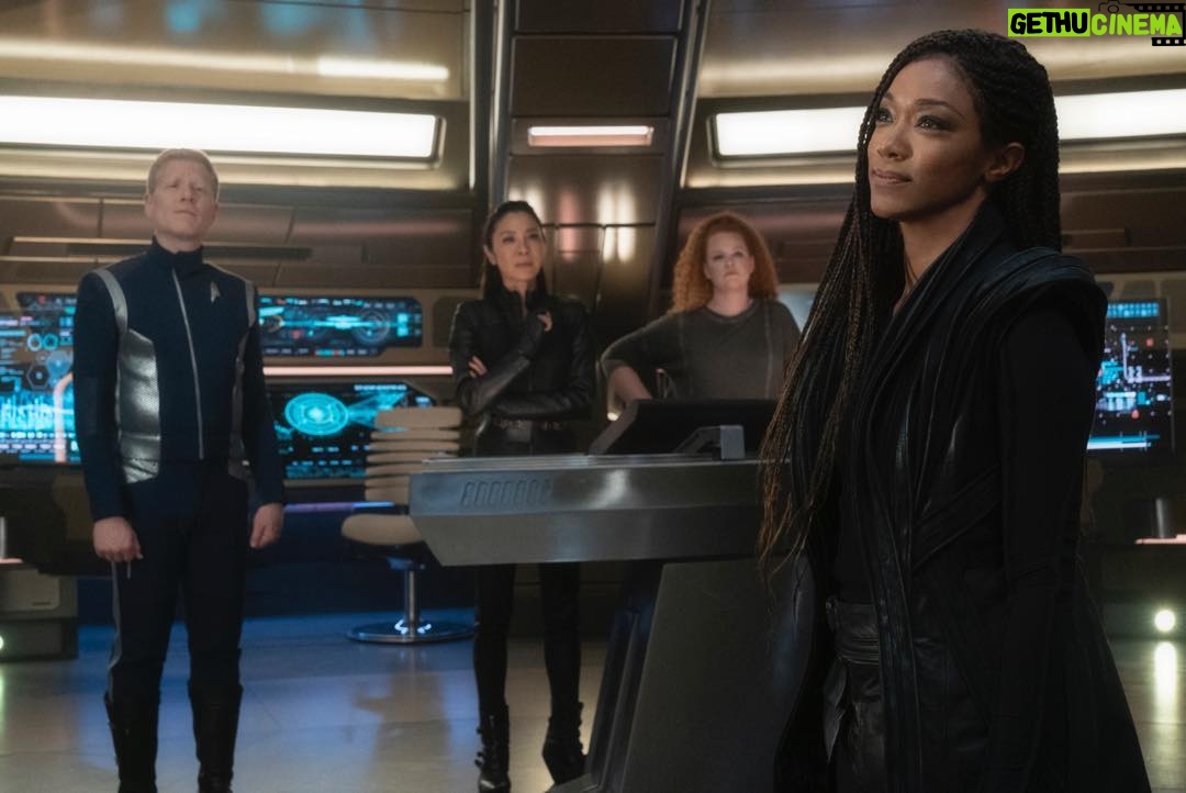 Jonathan Frakes - 9.3K Likes - Thatās a wrap šš¾ Thanks to my #Discovery family for a brilliant season 3 @startrekcbs