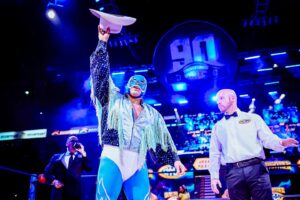 Jonathan Good Instagram - Más imágenes del épico enfrentamiento entre el CMLL y #AEW en Homenaje a #2LeyendasCMLL… ¿quién fue tu luchador favorito en esta batalla?
📸 @elfotografodelasluchas 

#CMLL #LuchaLibre #LuchaLibreMexicana #LuchaLibreCMLL #ArenaMexico #Luchador #Wrestling #MexicanWrestling #follow