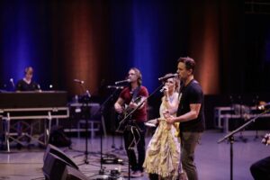 Jonathan Jackson Instagram - A few more pics from the Nashville Reunion Tour rehearsals while we were in Nashville. We'll see you in the UK soon. https://www.nashvillereuniontour.com

📷 @timothyjamesbowen