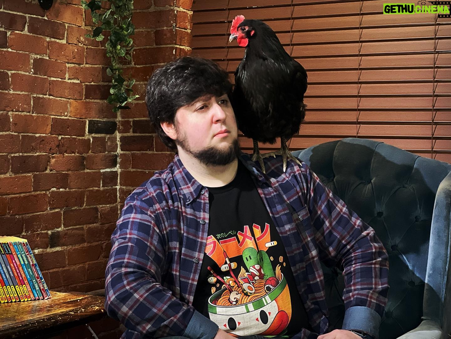 Jonathan Jafari - 71.6K Likes - You would dare come for my boy? Not if I have a damn thing to say about it, tbh… 🐓🙅🏻♂️🛑