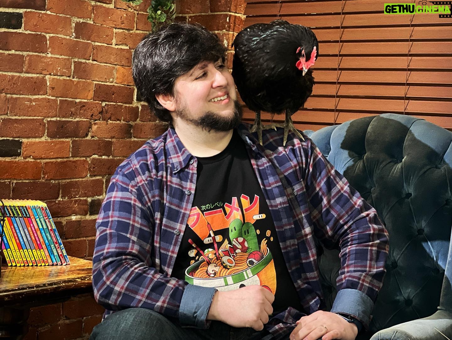 Jonathan Jafari - 71.6K Likes - You would dare come for my boy? Not if I have a damn thing to say about it, tbh… 🐓🙅🏻♂️🛑