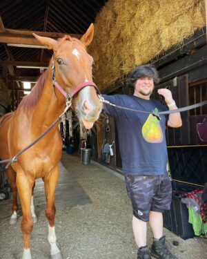 Jonathan Jafari Instagram - Here is a picture of me with a horse 🐴 thank you for tuning in