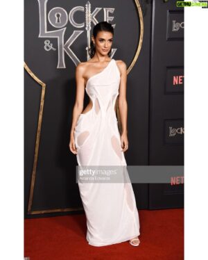 Jonathan Keltz Instagram - Got to accompany this GODDESS to the @lockeandkeynetflix premiere last night. What an incredible show made by amazing people. Check it out at MIDNIGHT feb 7th (pst) on @netflix! 👔: @johnvarvatos #teamdodge