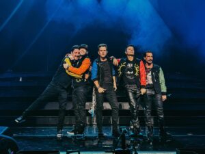 Jonathan Knight Instagram - Opening night ✅ 📸 by @happychild13