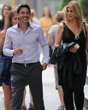 Jonathan Knight Instagram - 🥳🎂🎉 Happy Birthday.!!! I miss you so much everyday.