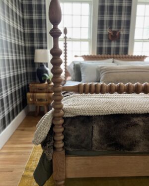 Jonathan Knight Instagram - I have always been a fan of spindle beds. I own many antique ones but a king size version was not possible as king size is a modern thing. When I found @englishfarmhousefurniture online, I knew this was the perfect bed to have at my lake house featured on HGTV. It truly makes me so happy and is the perfect look in my bedroom. Have spent many nights in this bed and look forward to adding more furniture from @englishfarmhousefurniture to my collection. Thank you for your amazing quality, customer service, and for classic furniture that will stand the test of time!