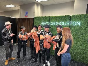 Jonathan Knight Instagram - Baby goats back stage! What more do you need. #houstonrodeo  @rodeohouston