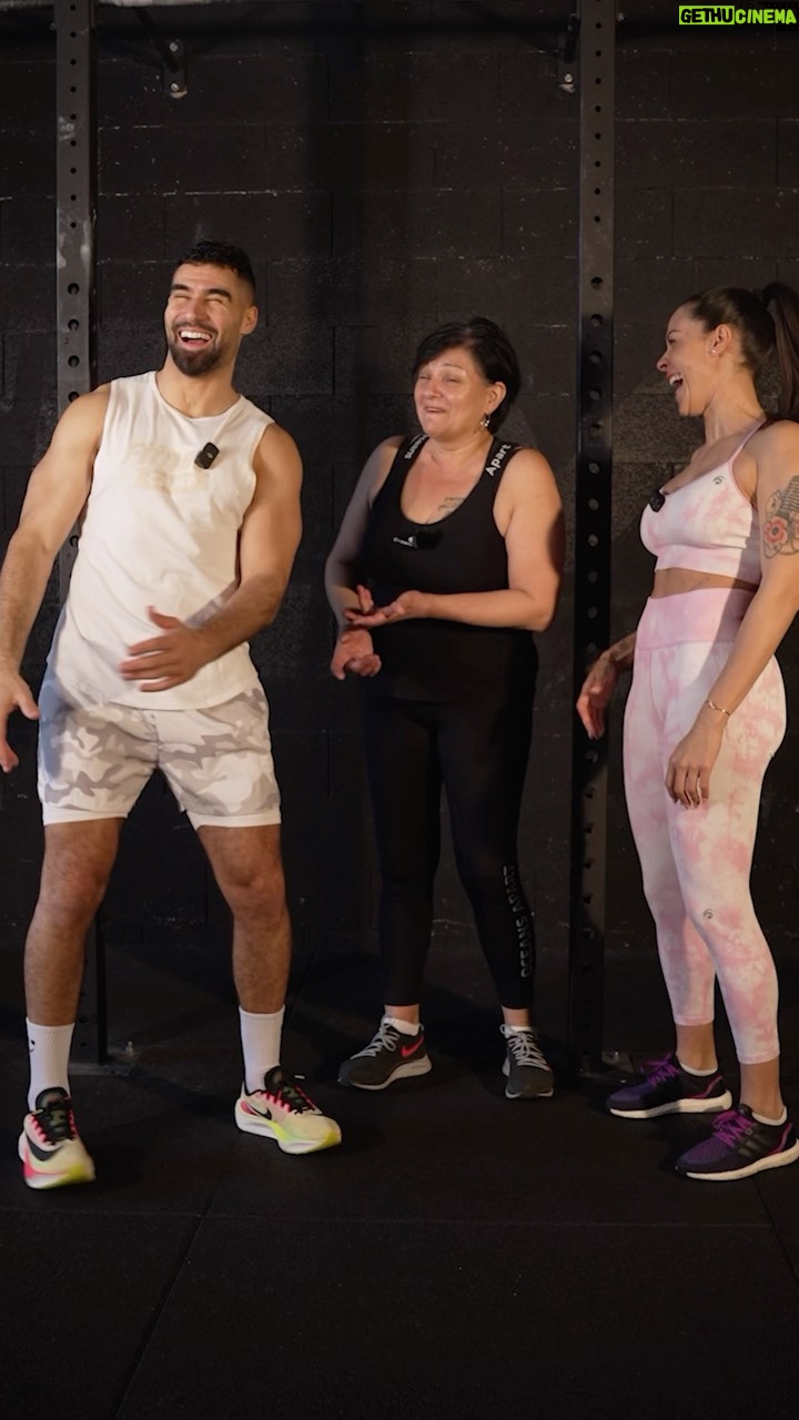 Jonathan Matijas - 5.8K Likes - Bonne fête à toutes les mamies 🥳
Pour l’occasion on a défié la mamie de notre fils d’amour.. ma maman, et c’est très marrant 😅
Je trouve qu’elle assure quand même.. et vous !?
Tague @ la mamie qui doit refaire les mêmes exos 👊🏻
Pour ce mois spécial de MARS, avec @fitness_camp_officiel on a décidé de dédier nos actions aux FEMMES 🙏🏼
Malheureusement encore aujourd’hui certaines femmes sont victimes de violence mais heureusement il existe des associations qui leur viennent en aide.
À notre petite échelle on souhaite aider aussi, voilà pourquoi durant tout le mois de Mars, chaque commande passée sur notre site www.fitnesscamp.fr pour l’un de nos programmes sportifs ou de nutrition, représentera 1 nuit d’urgence offerte à une femme victime de violence et à ses enfants 🙏🏼
Cette action est possible grâce à la @fondationdesfemmes qui mène de nombreuses actions pour soutenir les femmes 💜
On est heureux de vous impliquer dans cette aide afin que, nous rejoindre ne soit pas seulement l’occasion de vous aider vous-même mais également d’aider une autre femme ❤️
#fête #mamie #mamy #grandma #grandmother #sport #workout #publicite #fondation #association #aide