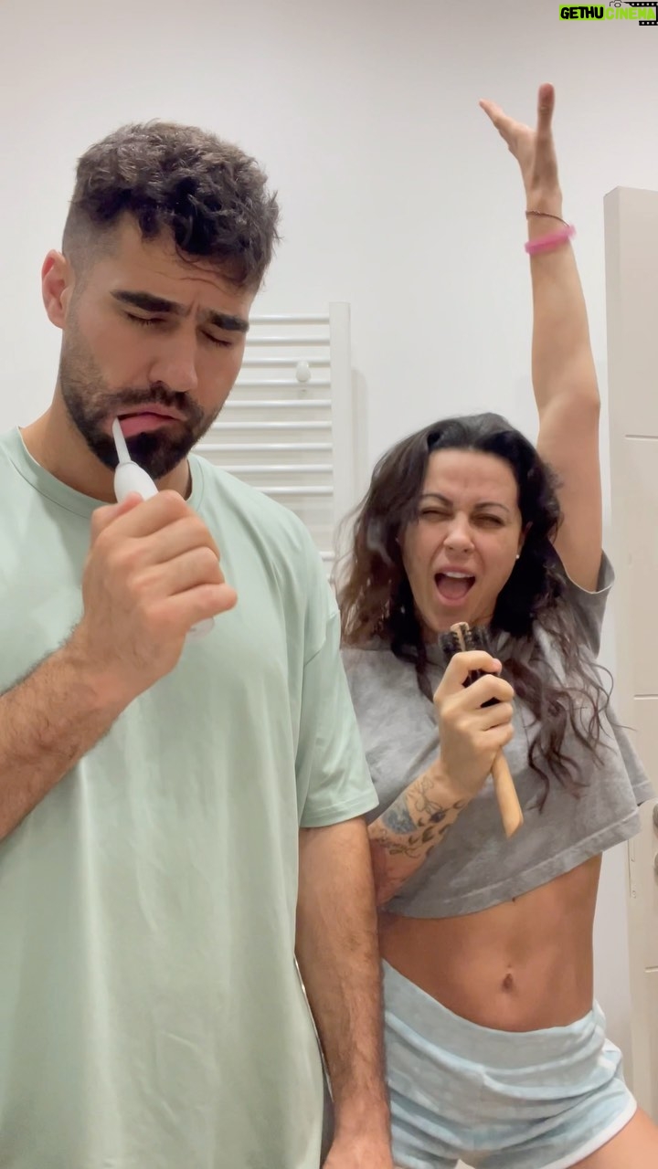 Jonathan Matijas - 8K Likes - 06:50 ⏰ Le matin, il y a 2 teams..
tu es plutôt comme moi (John) ou comme ma femme (Alicia) ⁉️ 🤔
#truestory #couplefun #reveil #sdb