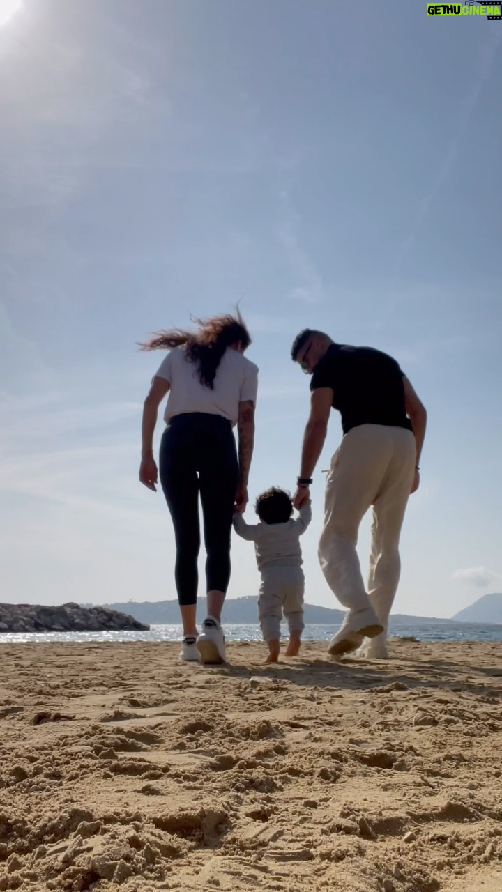 Jonathan Matijas - 61.5K Likes - 18.10.23 : joyeuse première fête LOÜKA MATIJAS ❤️
On est tellement fiers d’être tes parents 🥹
Merci à la communauté grâce à qui nous avons appris que c’est la fête de notre trésor ! J’avoue je ne suis pas très au fait sur les dates des fêtes 😳
Et vous quel est le jour de la vôtre 🥳 ?
PS : J-33 avant ton premier anniversaire mon trésor 🎁
#babyboy #parent #familytime #famille #papa #maman #bébé