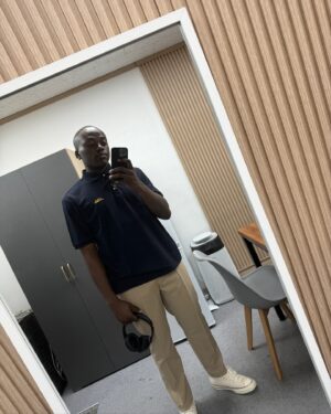 Jonathan Thona Yiombi Instagram - 감사한 하루를 보내던 와중에 문뜩 최근 꽃보다 남자 정주행을 하지 못했다는 사실이 생각이 나 러닝 하는 내내 내 머리가 나빠서를 들었다 이번에 또 정주행한다면 15번째로 보는 건데 시작하는 게 쉽지 않지만 이번 주말부터 다시 시작해야겠다 그나저나 지금 야식을 참을 수 있어야 아침에 가벼운 마음으로 일어날 텐데 매우 걱정이다 우유에 시리얼이 좋겠지?