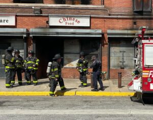 Jonny Lee Miller Instagram - Last week on International Firefighters Day, I had the honour of attending @learyfirefighters 8th annual firefighter challenge event at @fdny Academy “The Rock”. Instructors took a variety of celebrities, donors and firefighters (which I am lucky to now call myself) through a series of training evolutions and live fire drills. It was wonderful to pick the brains of amazing instructors and experience such an excellent facility, which has everything a firefighter could imagine, including its own mock up subway station and now (thanks to the Leary Foundation) a high rise simulator. @learyfirefighters does incredible work all across the country, quickly turning cash into much needed equipment to plug the holes in underfunded departments. Making sure that when you need someone in your darkest hour, they will be ready.
Thank you @denisleary @learyfirefighters @fdnyfoundation @bobby1960 and all the staff and instructors who showed us such expertise, humor and respect. ♥️