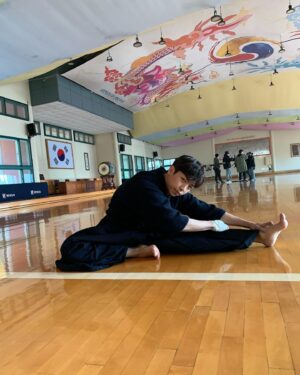 Joo Jong-hyuk Instagram - 영화 ‘만분의일초’
부천판타스틱영화제 
#작품상 #왓챠상 !!!!!!🤘