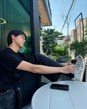 Joo Woo-jae Instagram - 더위가 시작되는 요즘 안녕하시렵니까?

#BOTTEGAVENETA