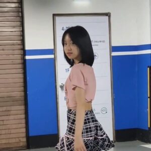 Joo Ye-rim Instagram - 처음입어보는스타일
#balletcore