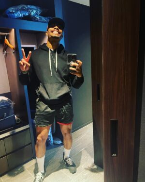 Jordan Calloway Instagram - Kuromon Market ✅
Nara Park ✅
Todai-ji Temple ✅✅✅
All done in my Tanjiro shorts ☔️… first time ever being in a typhoon 🤪