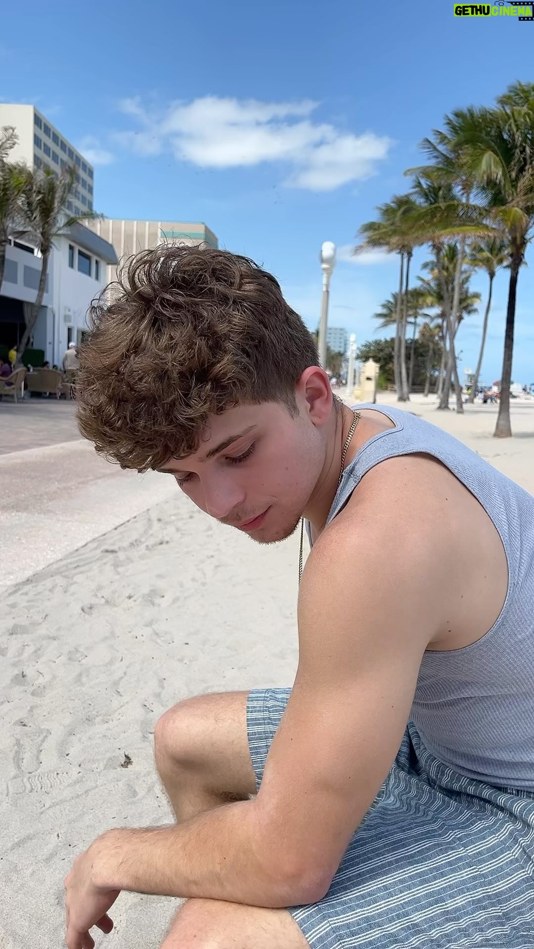 Jordan Clark - 0.9K Likes - Take a Quick Look through my boys eyes #explore #viral #springbreak #beach