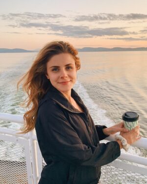 Jordan Connor Instagram - Happy happy birthday my love!! I am so proud of the incredible, strong and beautiful woman that you are. I’m so lucky to call you my wife, my partner in life and my best friend. I can’t wait to see what this year has in store for you. It’s going to be the best yet. I love you with all my heart! HAPPY BIRTHDAY! ❤️🎉🥳🎁🎊